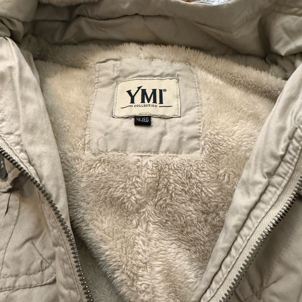 Ladies vest - Picture 2 of 2